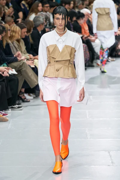 Look 24